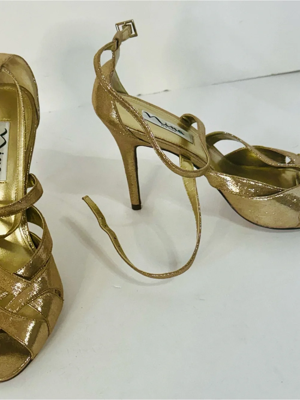 Nina shimmering gold